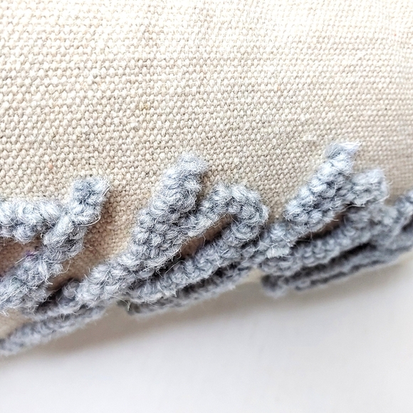 Happy embroidered throw pillow. Off white/blue - Picture 3 of 8